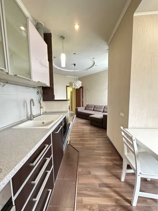 Продам 3к квартиру Центр, ул Алчевських