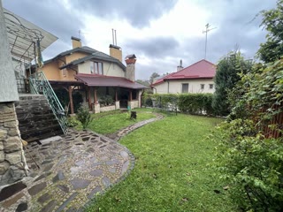 Продаж просторого дуплексу в елітному районі міста