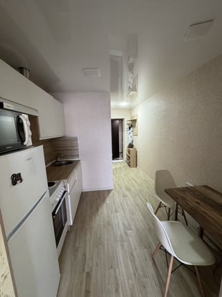 Продам 1к квартиру метро Спортивна, Захисників України