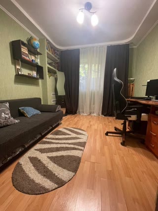 Продам 2- кімнатну квартиру на Липовій Рощі (Баварія) Свій закритий двір