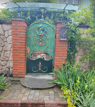🏡 Продаж двоповерхового будинку з гаражем — вул. Медової Печери, Львів