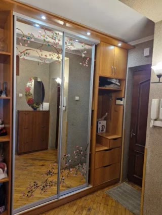 Продаж 4-кімнатної квартири на вул. Перфецького