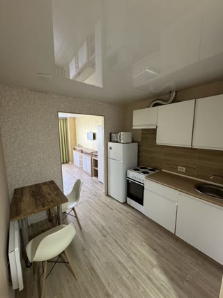 Продам 1к квартиру метро Спортивна, Захисників України