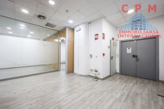 Office for sale in San Fermín with garage and air conditioning. thumbnail 4