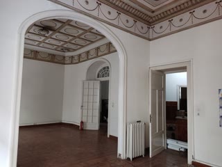 Κτίριο επαγγελματικών χώρων 220τ.μ.
