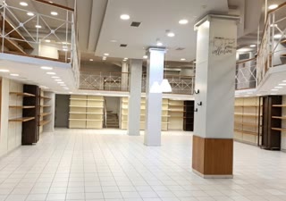 400 m² Store