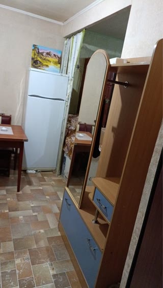 Продам гостинку на Залютино, хороше стан