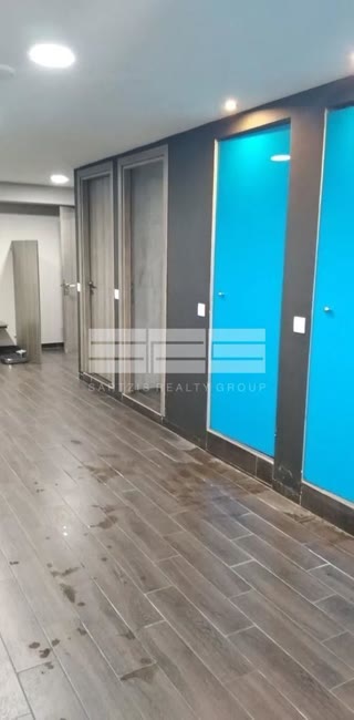Бизнес-здание, 650 м²