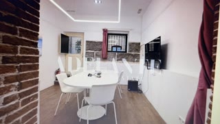 Office for sale on Calle de Recoletos with an elevator. thumbnail 5