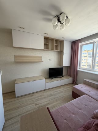 Продам 2к квартиру ЖК Лазурний