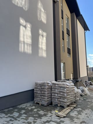 Sale of an apartment in a picturesque location in the town of Skhidnytsia. No commission!