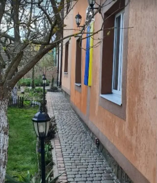 Пропонується просторий 2-поверховий будинок у тихому та престижному районі