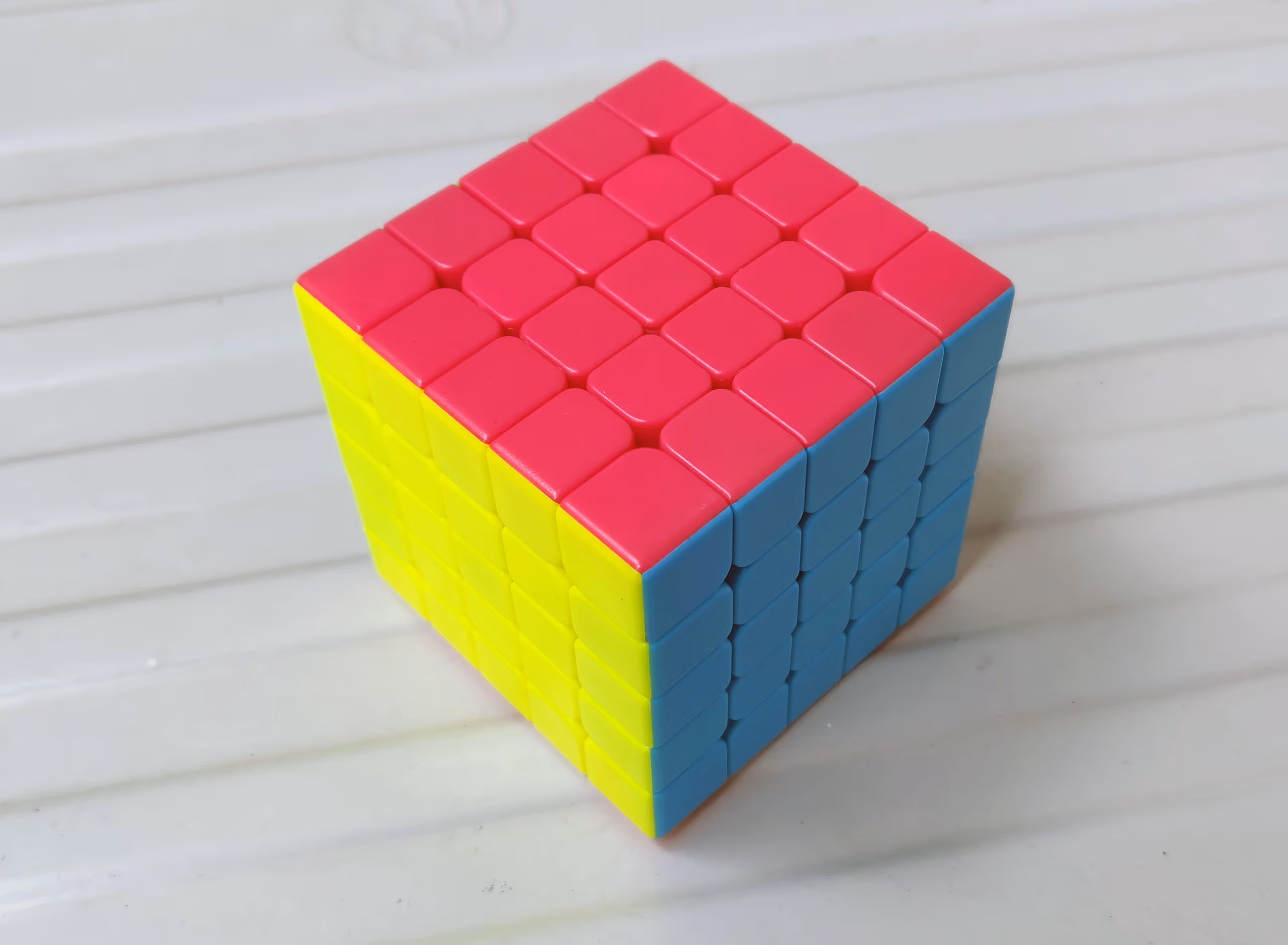 Arnhem turns Rubik’s Cube into a serious sport, gloves and all