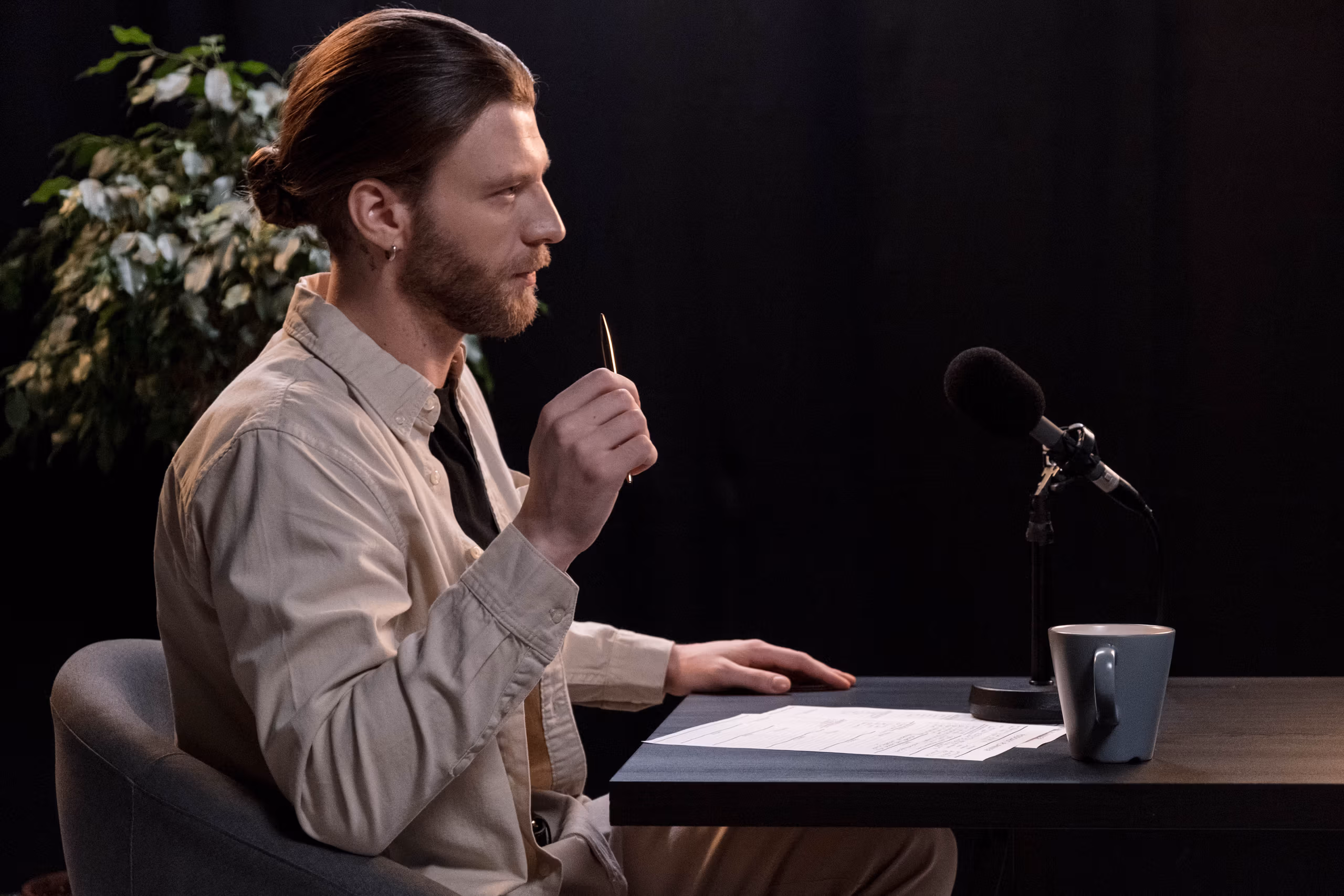 Broadcasting the Decline: German Industrial Collapse and Political Paralysis on Prime Time