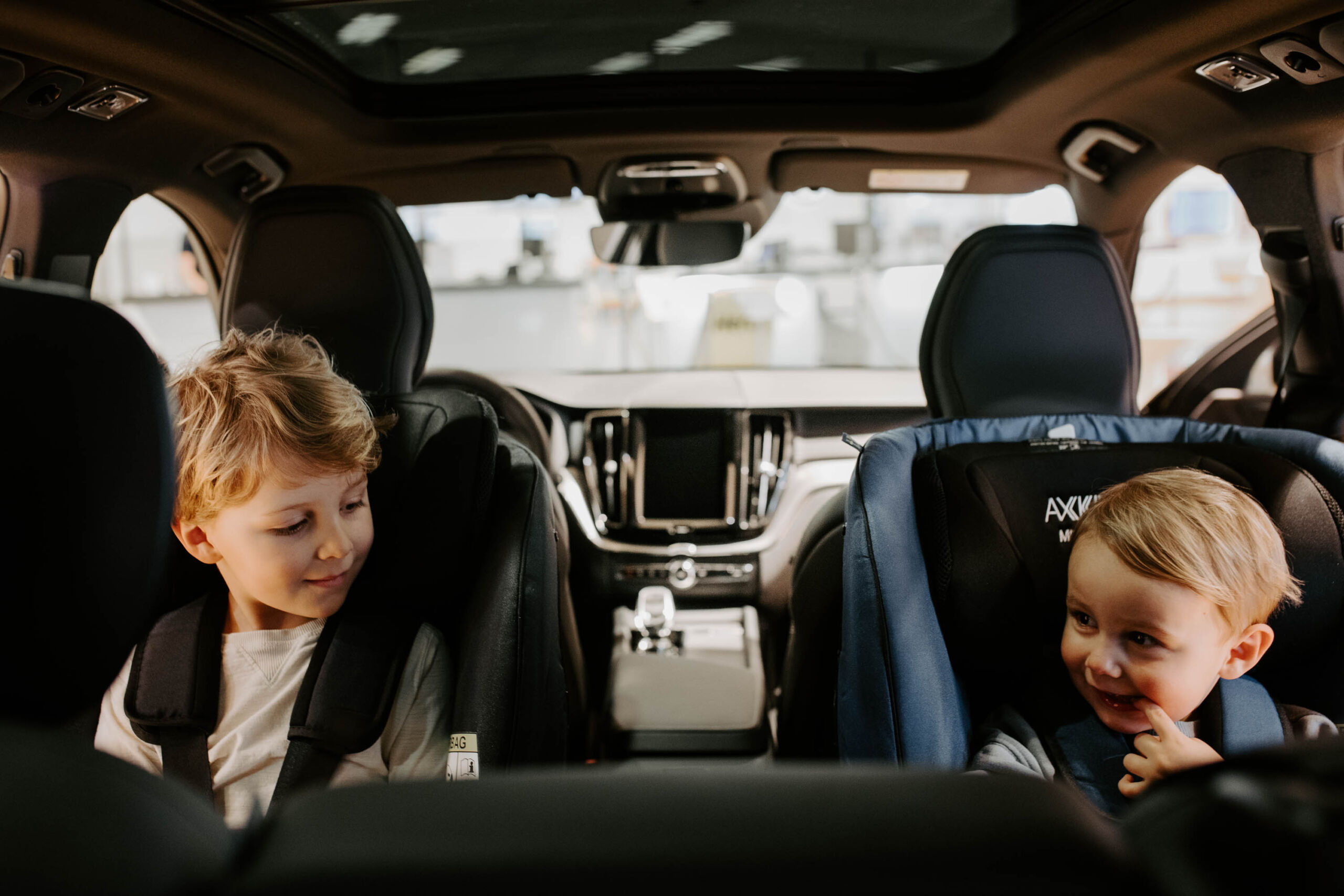 Brothers in car seats - Article 5 - Choosing the right car seat