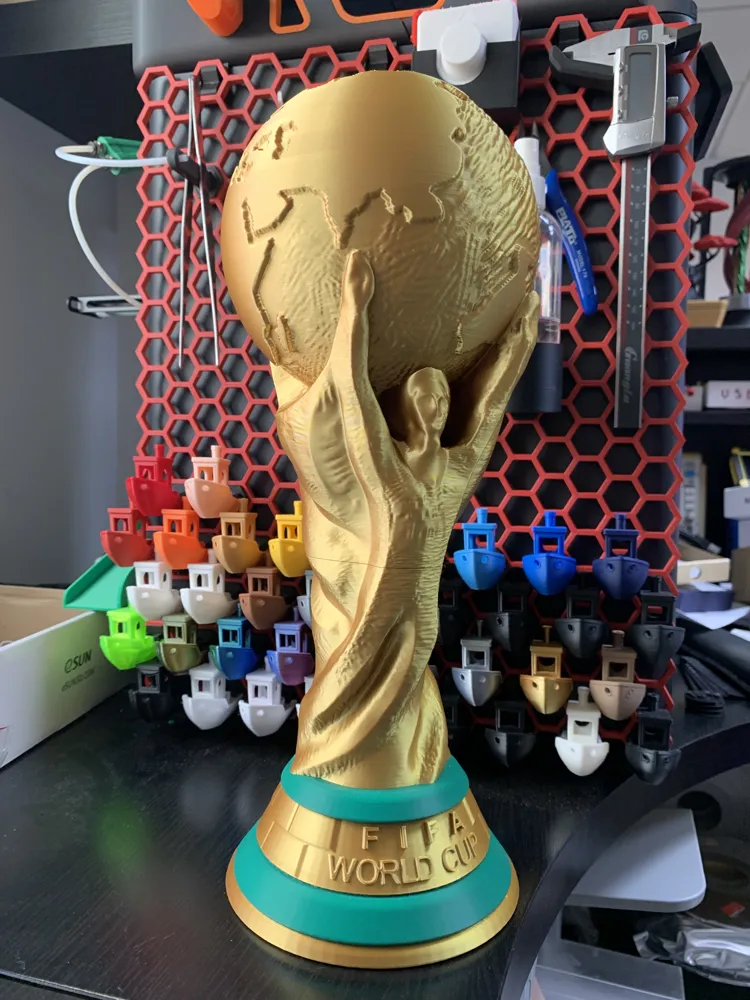 Troféu da Copa em mãos