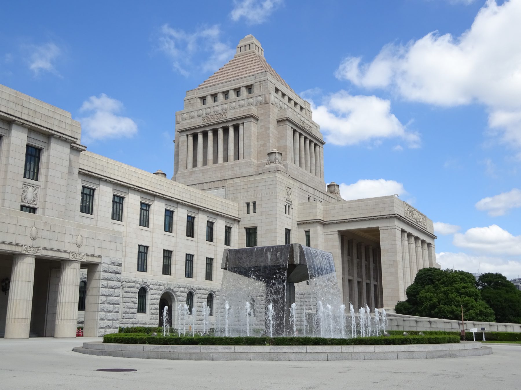 国会議事堂の夏