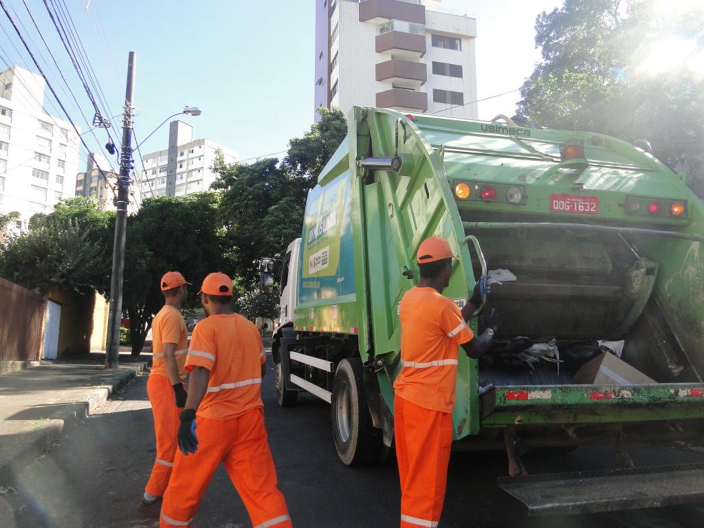 Morte de gari em BH coloca em foco riscos e falta de protocolos para coletores de lixo