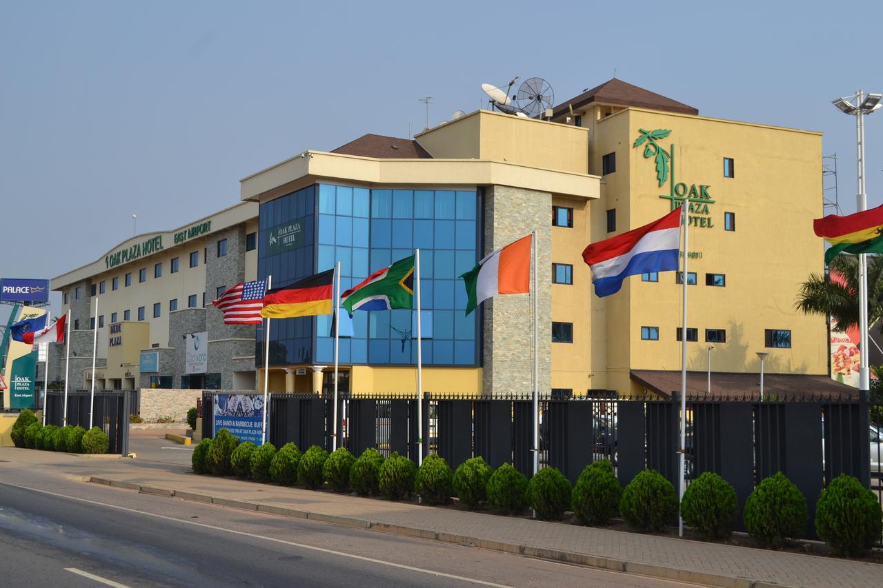 Oak plaza hotel, located closed to the Kotoka International Airport.