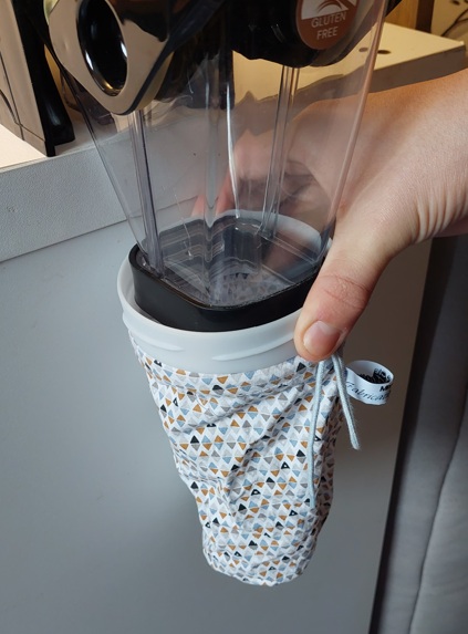 Bag filling at bulk distribution system