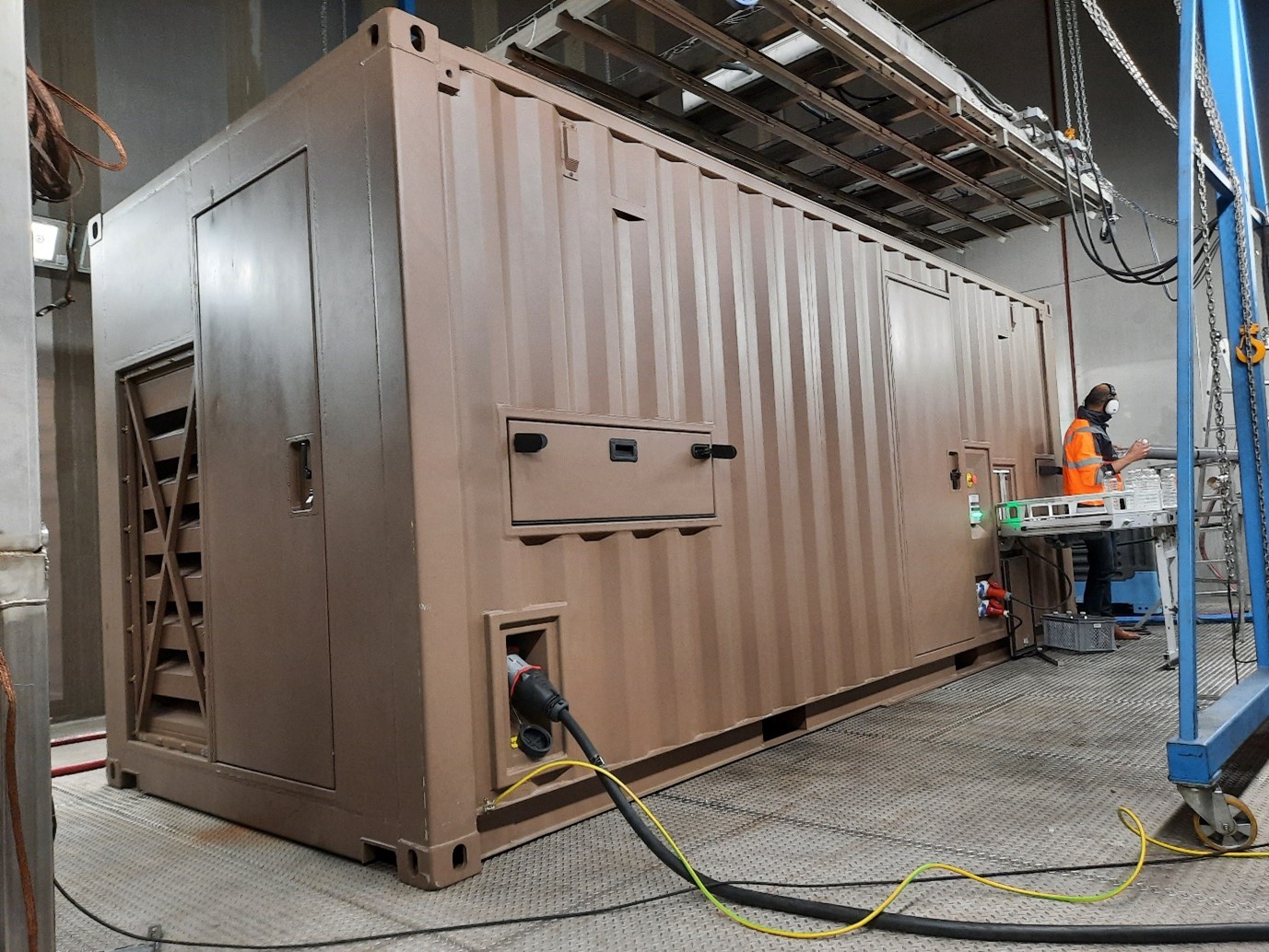 Containerized system testing testing in climate chamber