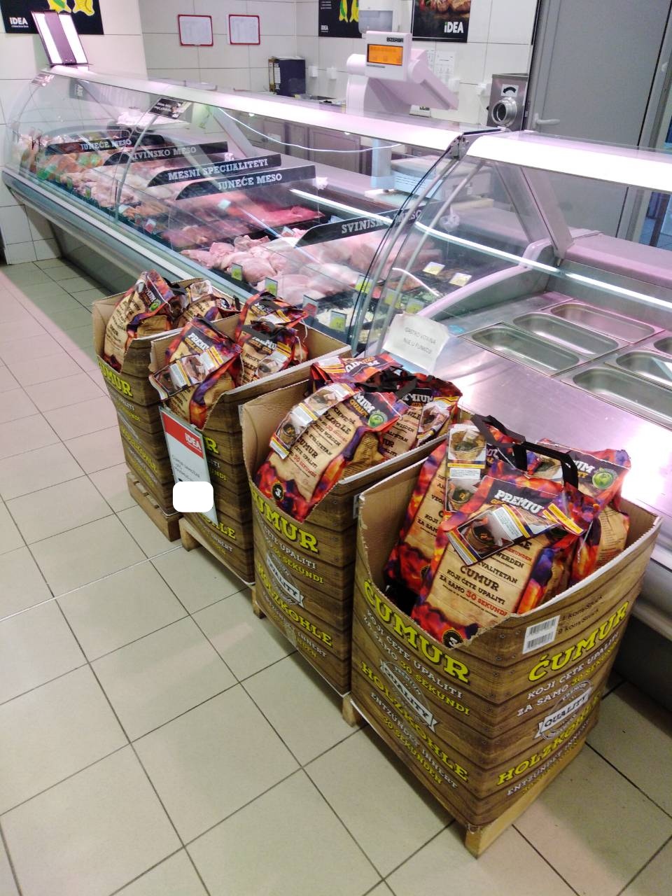 Kutije možete rasporediti na bilo koje mesto u prodavnici