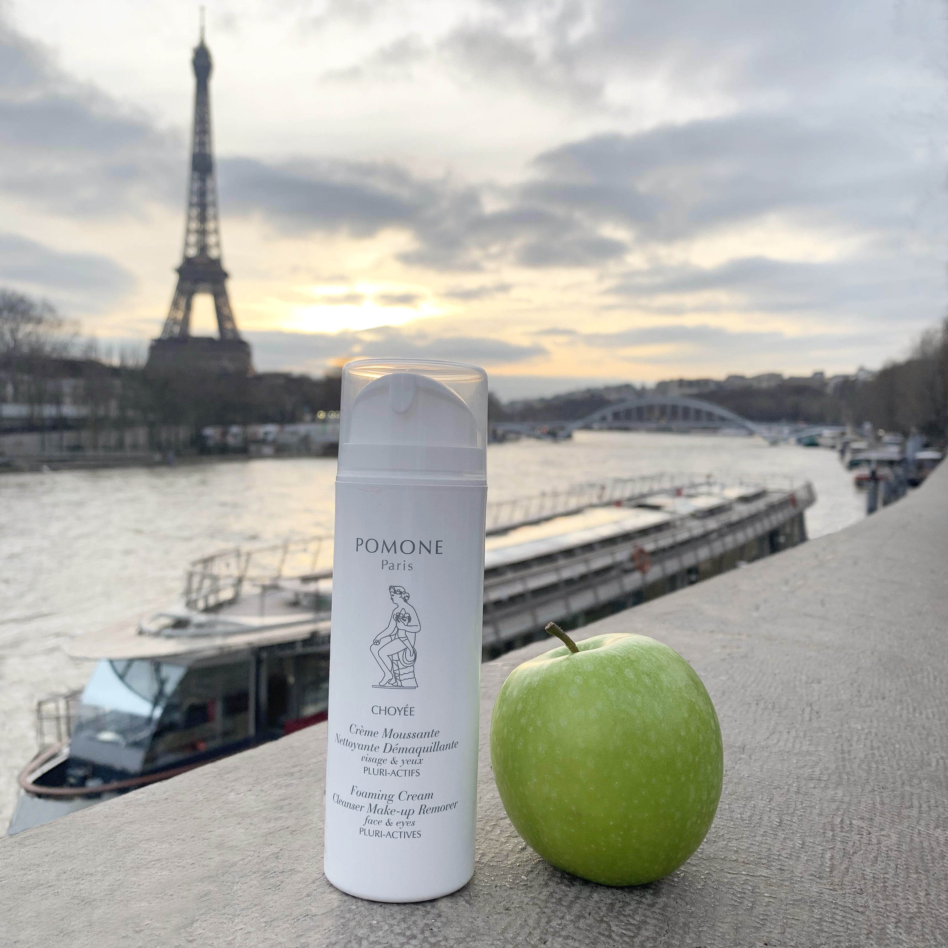 CLEANSER MAKE-UP REMOVER with Eiffel tower