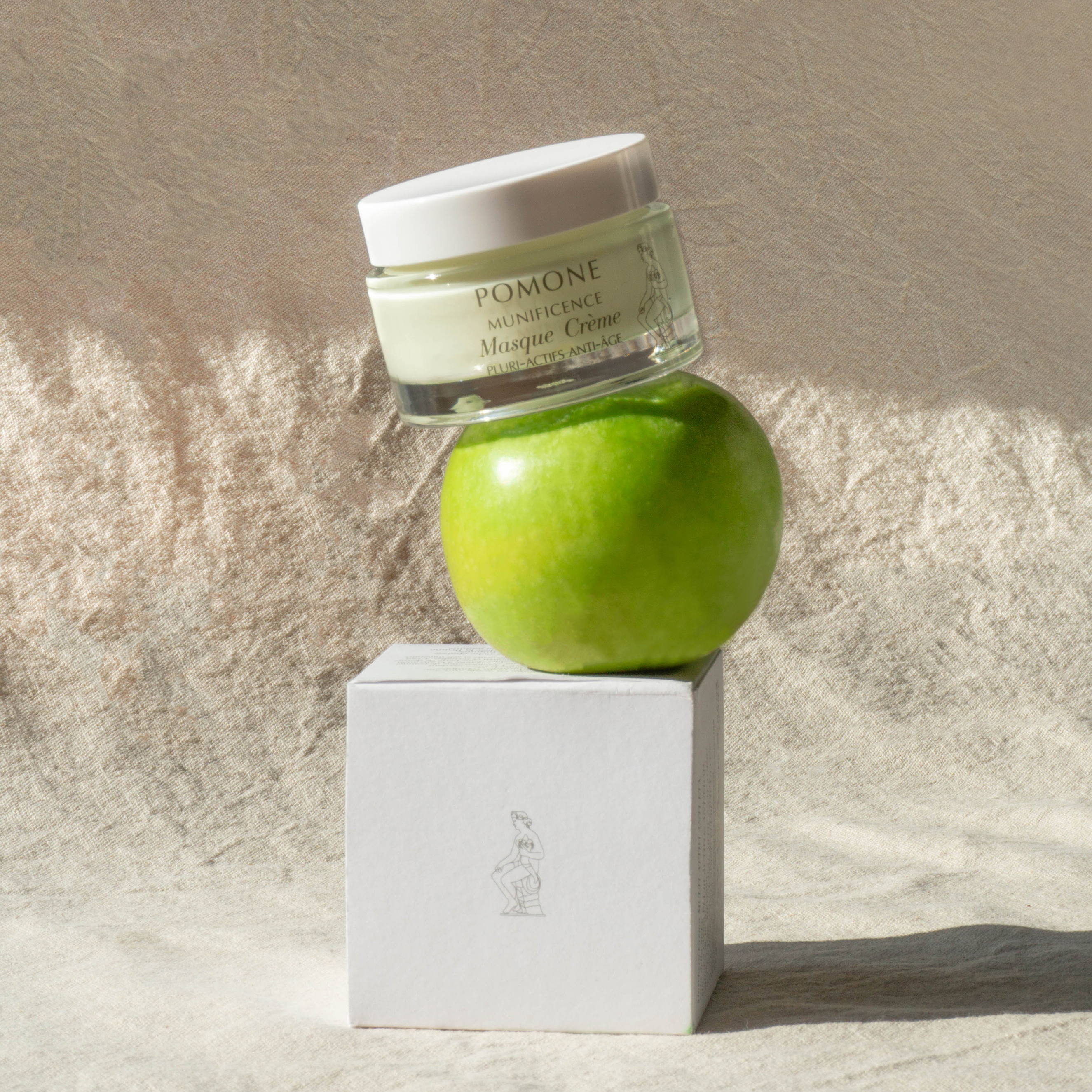 CREAM MASK with box and green apple