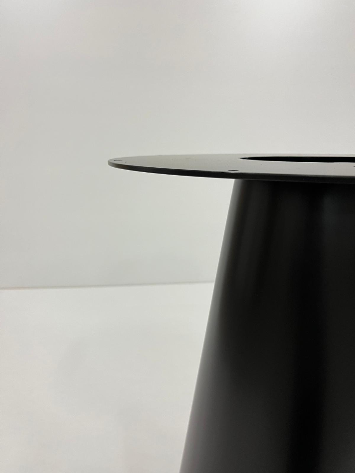 Table leg