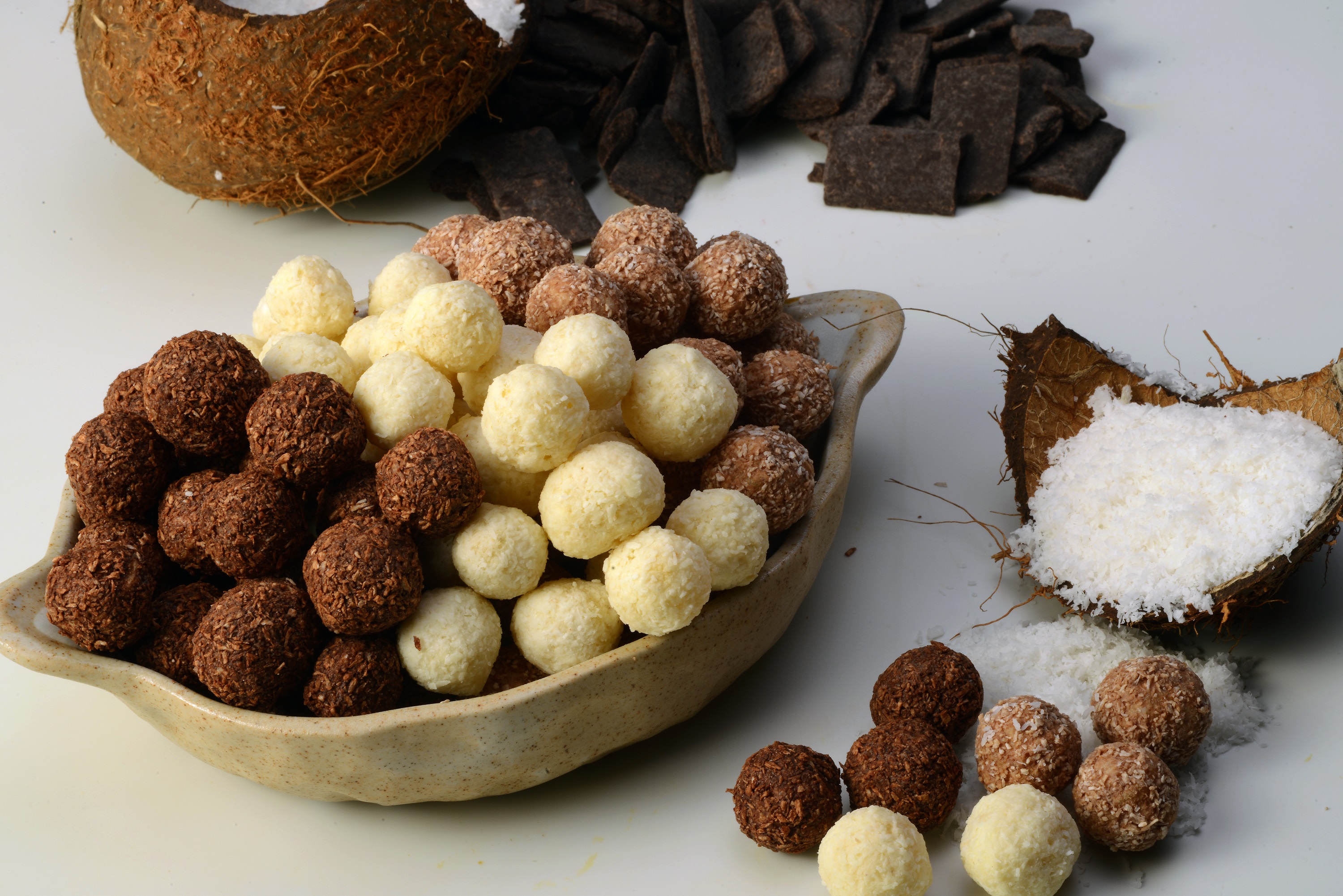 Millet balls with chocolate and coconut