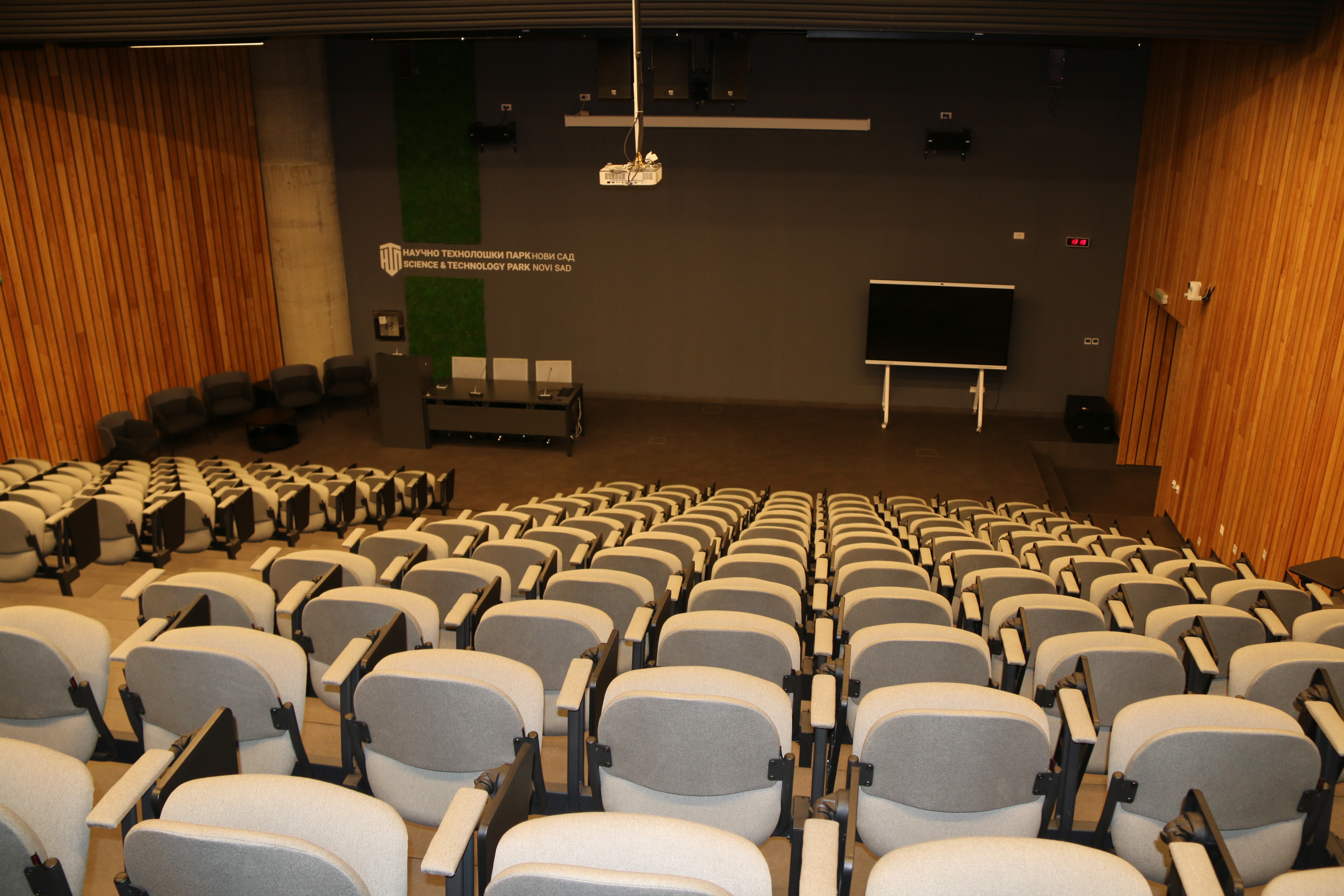 Session location Amphitheater, Ground Floor