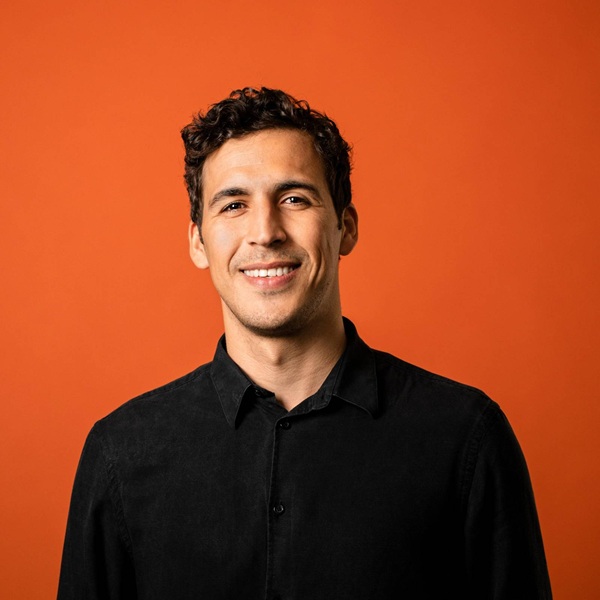 Equipo, Marketing y Medios Sociales, Luis