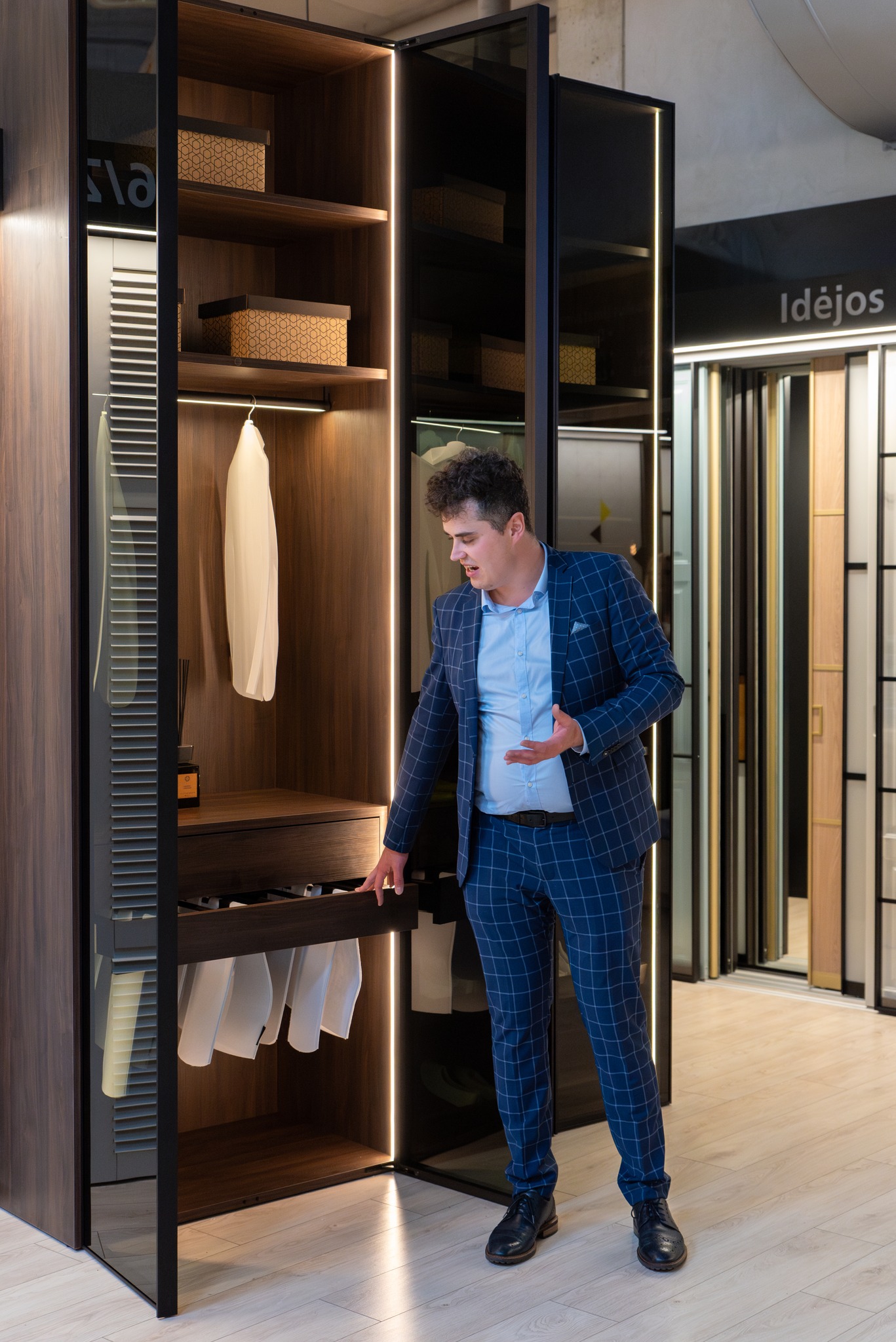 3m high hinged cabinet doors - 2