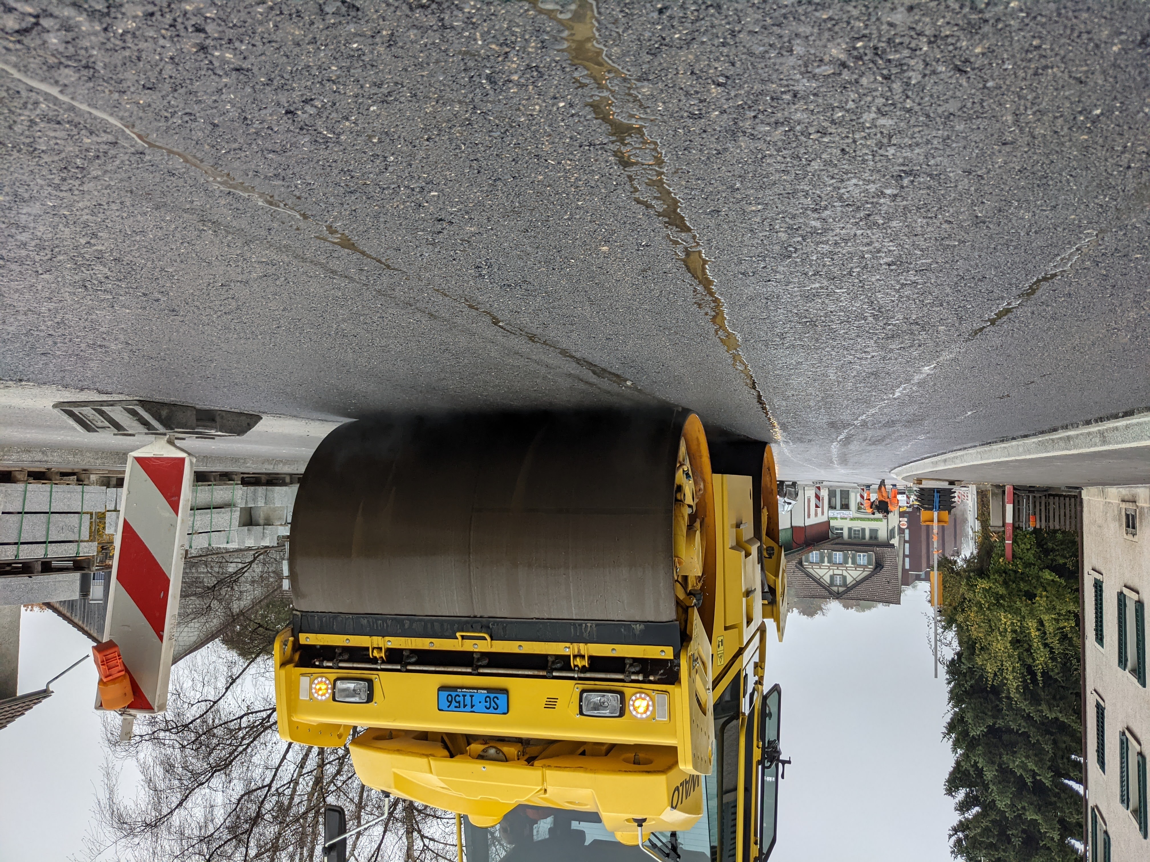 Asphalt pavement
