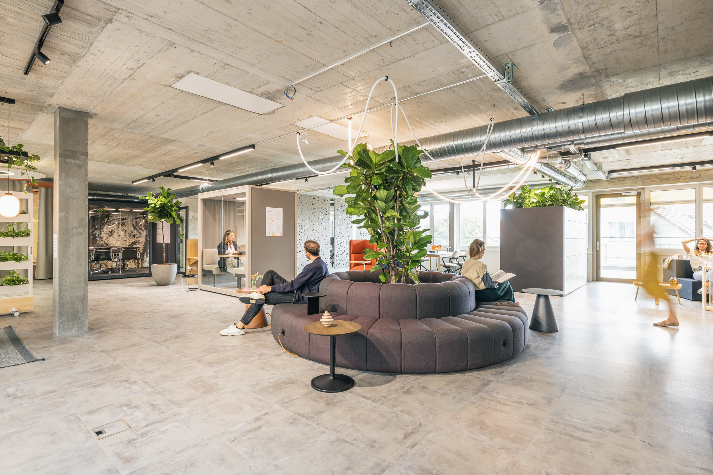 R5026877_dayswithus_workfactory_smallres.jpg