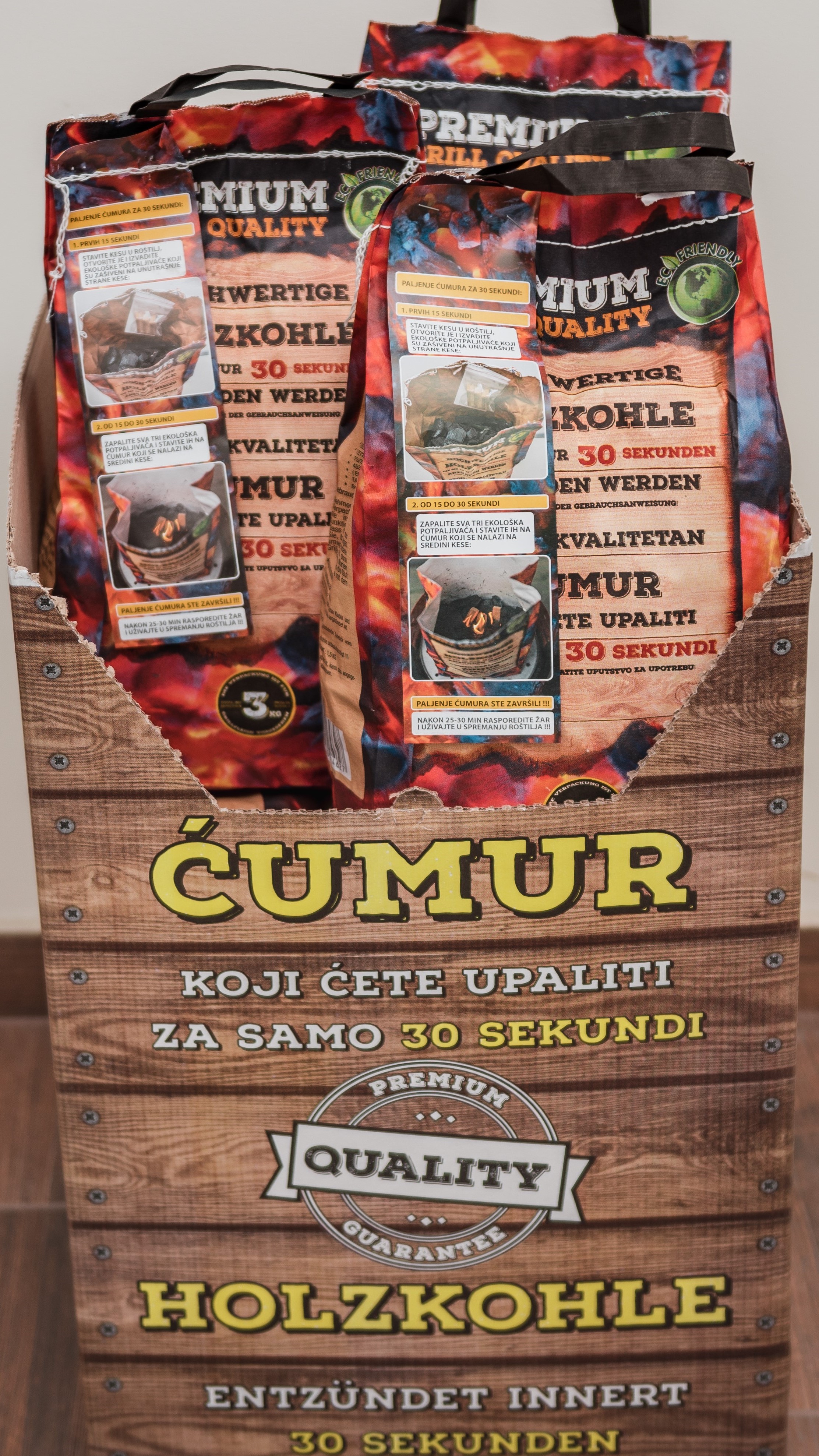 Kad skinete gornji deo, podignete vreće uspravno