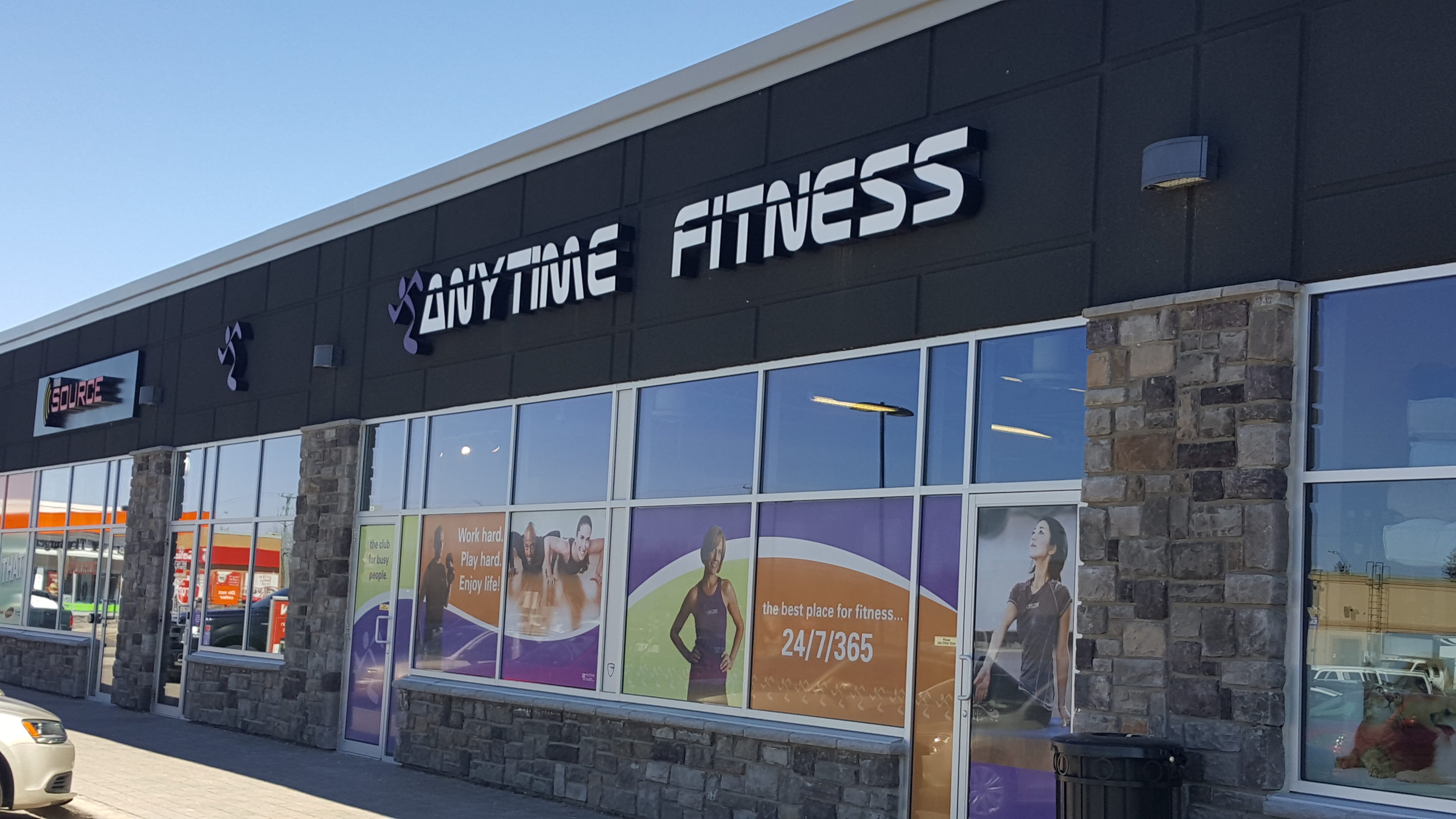 Exterior/Storefront