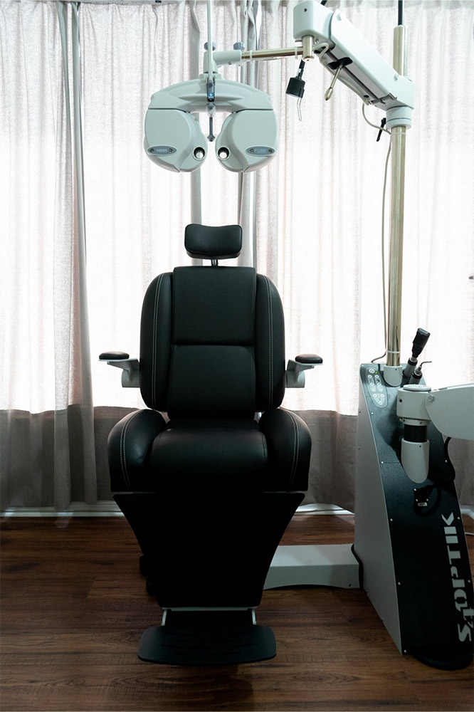 Clinic chair