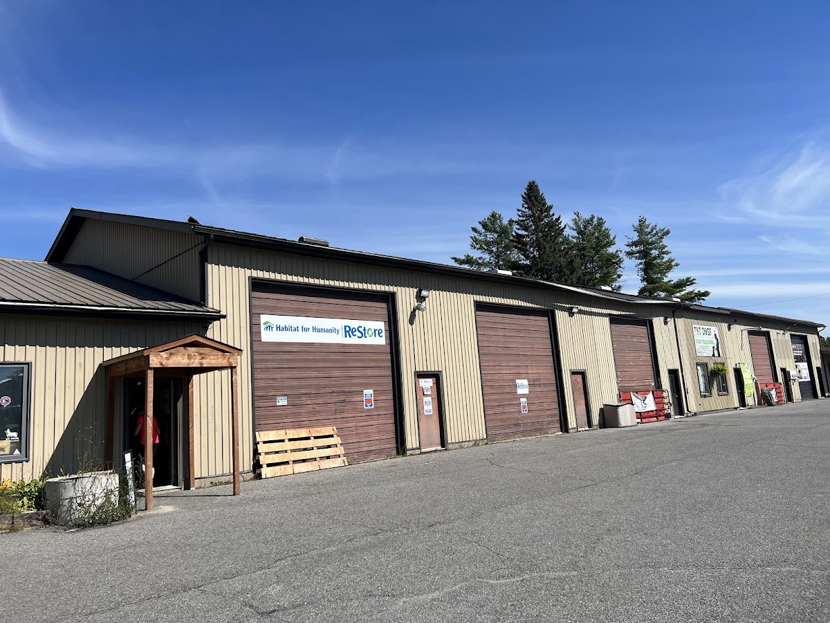Kemptville RE STORE logo
