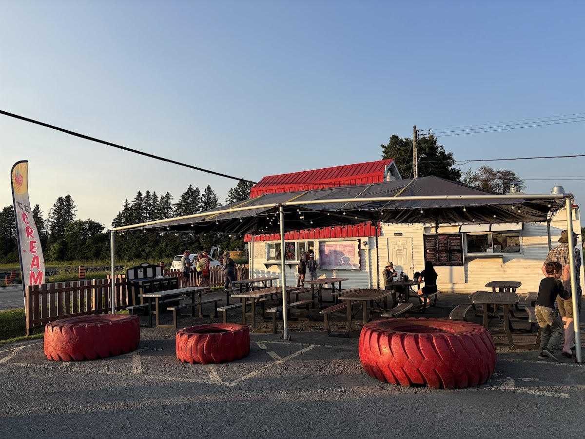 Kemptville Dairy Barn logo