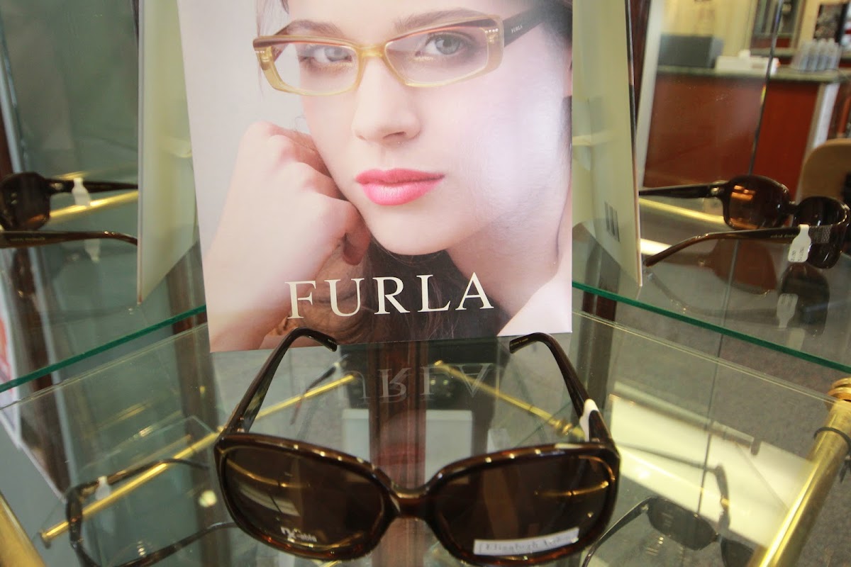 Laurier Optical Kemptville logo