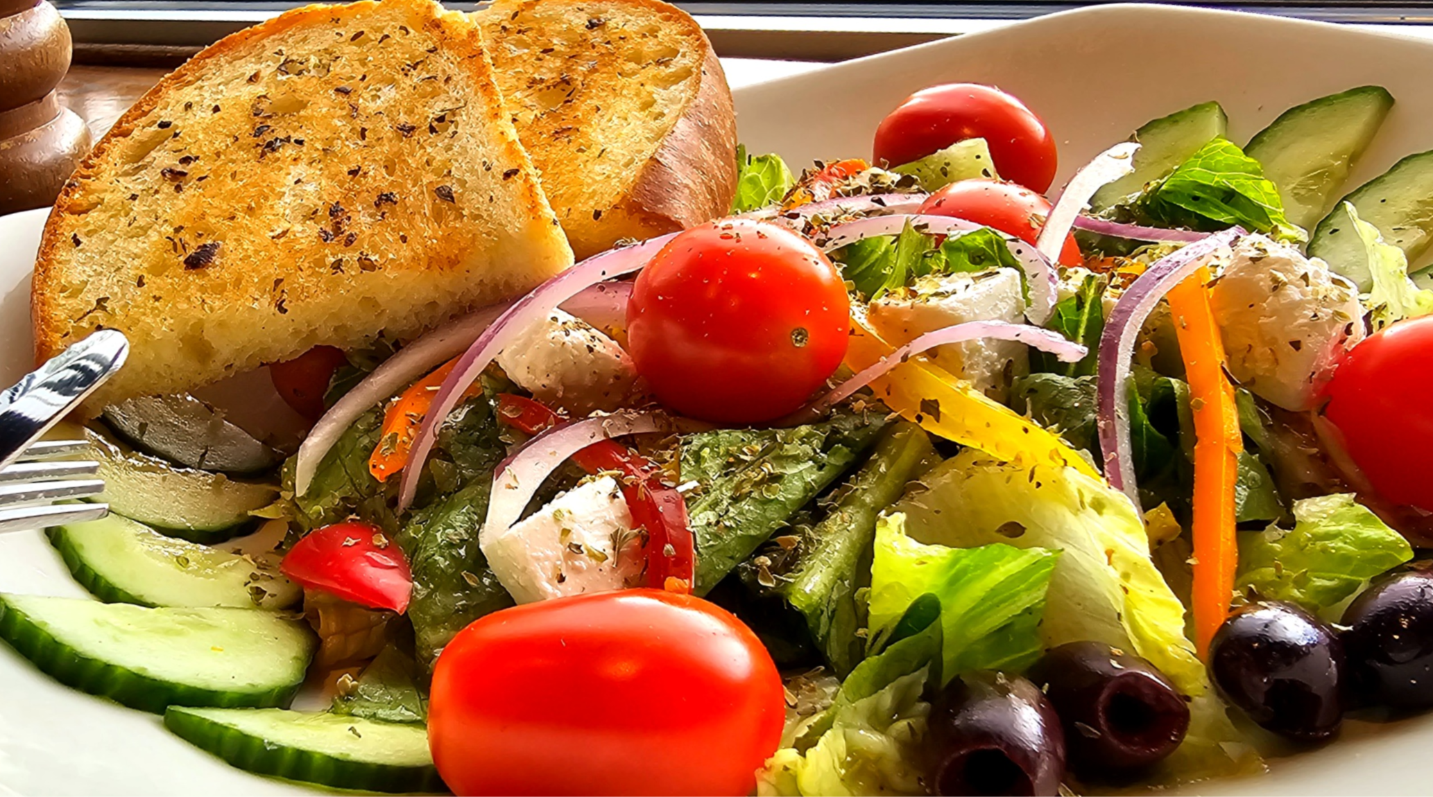 Greek Salad with Garlic Toast