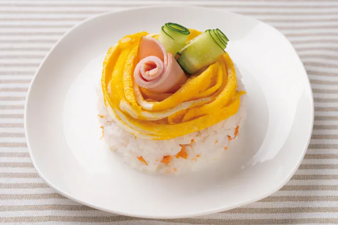 寿司　ケーキ　卵　きゅうり　ハム