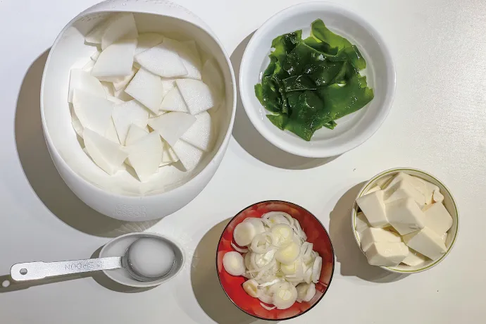 生姜香る鶏団子と豆腐の野菜とろみ煮　下準備