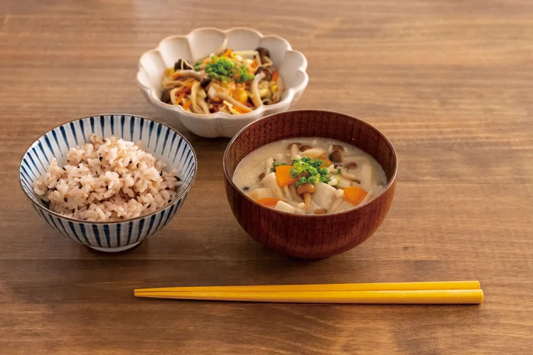 ごはんと具だくさん汁〈一主食 一汁もの〉の献立