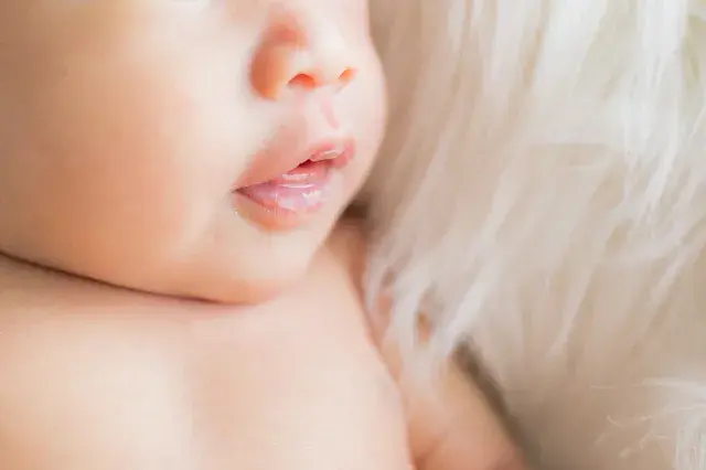 赤ちゃんの口