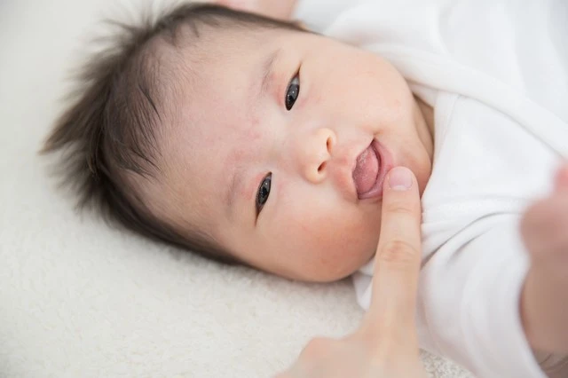 助産師監修 授乳でうまく吸わせる方法 ラッチオンとふくませ方