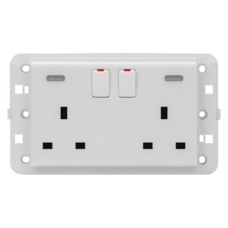 Twin switched socket-outlet - standard englez - 2p+e 13 a - backlit - white - cproiector horus