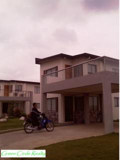 FOR SALE: Apartment / Condo / Townhouse Cavite 7