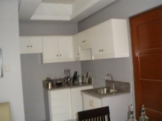 KITCHEN W/ CABINETS